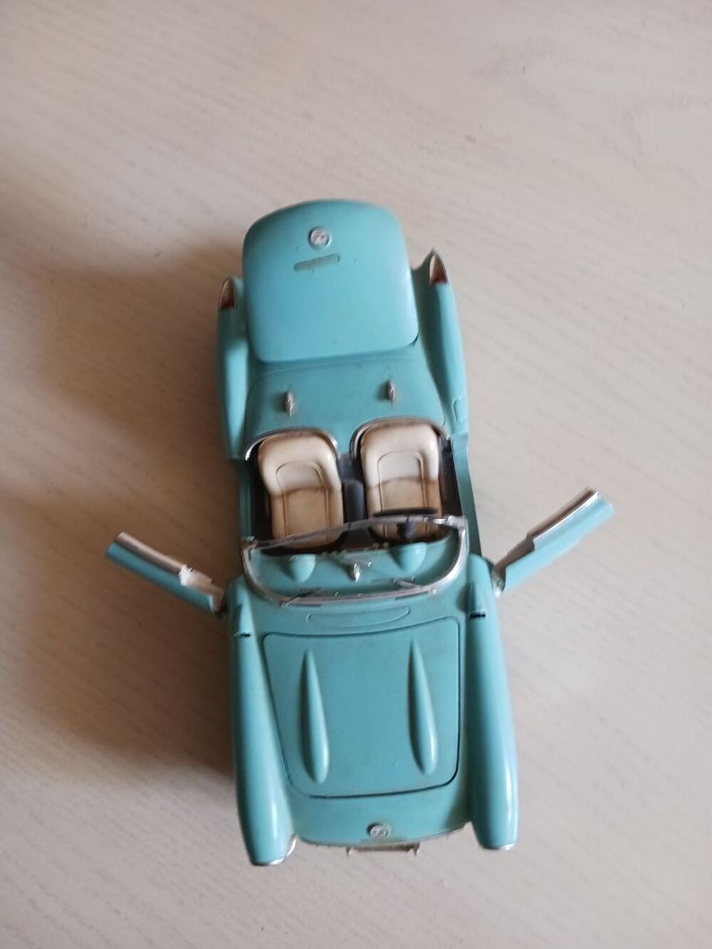 Voiture miniature de collection 