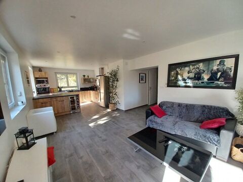   SAINT MICHEL DE MAURIENNE Rare ! Ce superbe appartement de 89 m2 + 2 balcons + trs agrable jardin priv et cltur de 258 m2 a t refait  neuf en 2020 avec des prestations de qualit Appartement - 4 pice(s) - 89 m