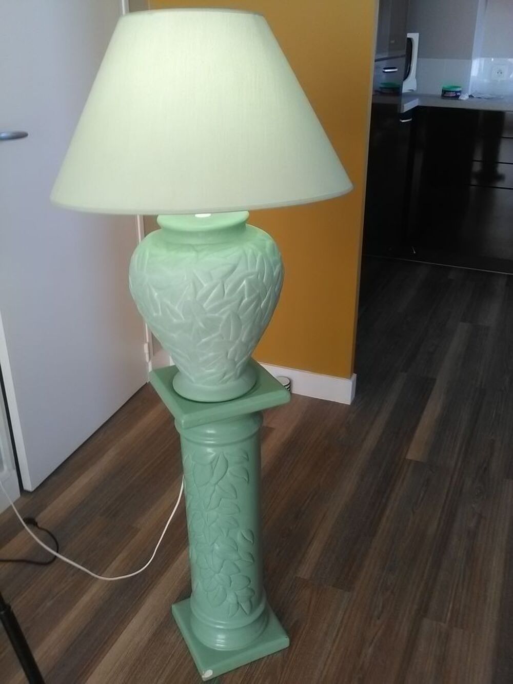 Lampe sur colonne fa&iuml;ence verte (en deux parties) Dcoration