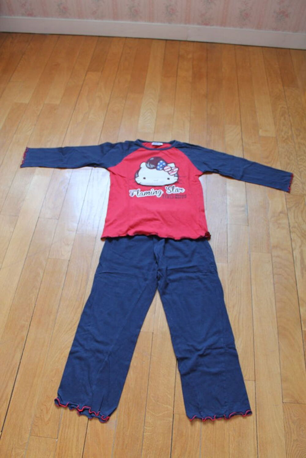 PYJAMA HELLO KITTY Vêtements enfants