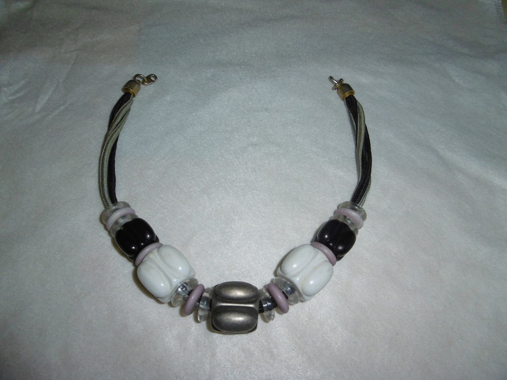 Collier Bijoux et montres