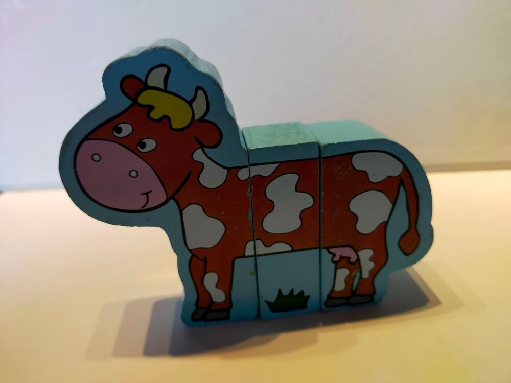 Reconstituer 4 animaux de 3 pi&egrave;ces aimant&eacute;es
Jeux / jouets