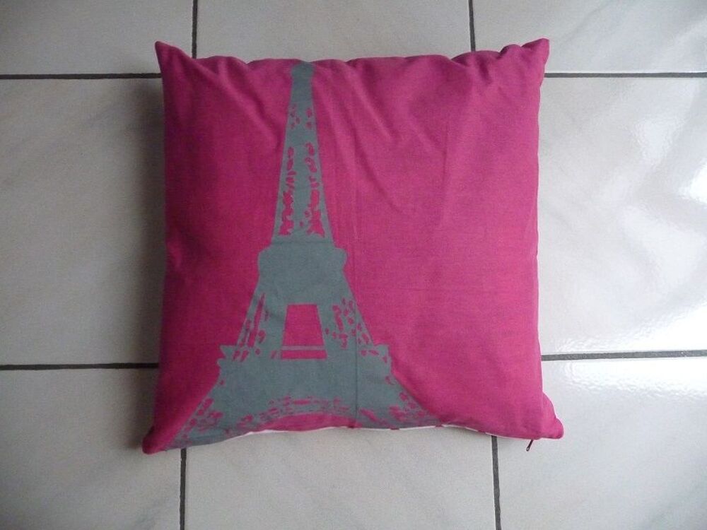 Coussin tissu rose motif Tour Eiffel - NEUF Dcoration