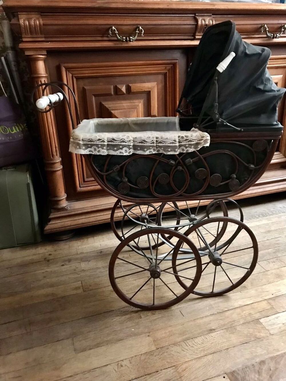 Landau ancien de poup&eacute;e Hauteur 87 cm 