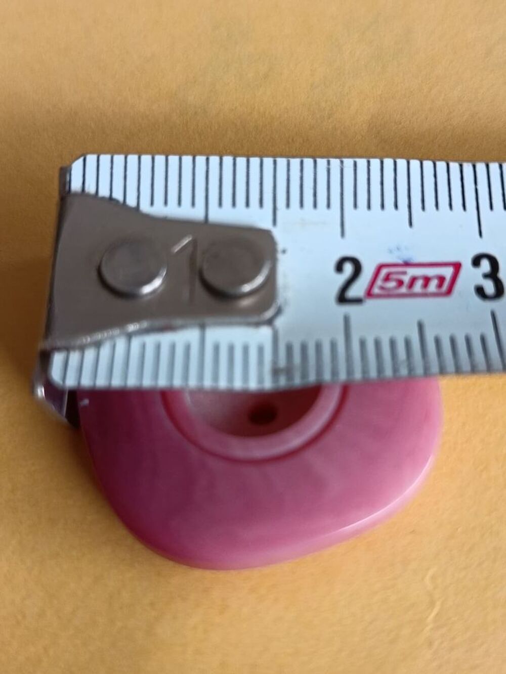 Rare S&eacute;rie longue de 12 Boutons Carr&eacute;s Vieux Rose - 2,5 cm 