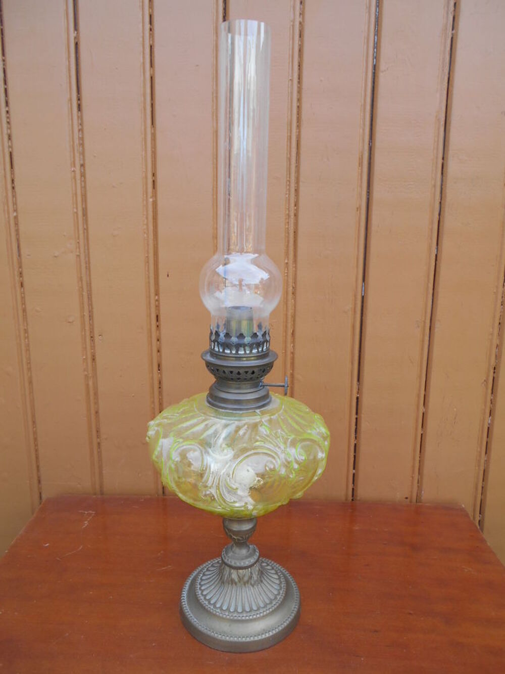 LAMPE A PETROLE compl&egrave;te Décoration