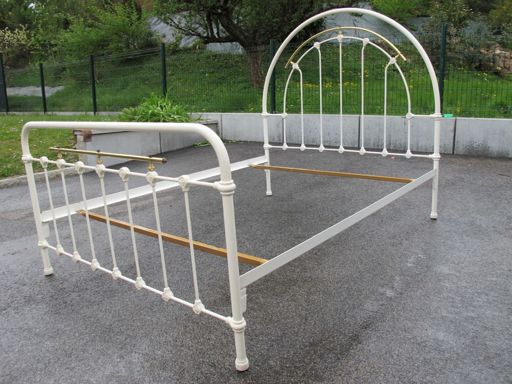lit romantique cuivre 140 x 190 Meubles
