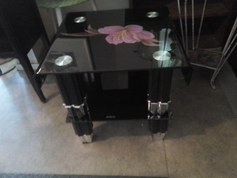 Petite table en verre Electroménager