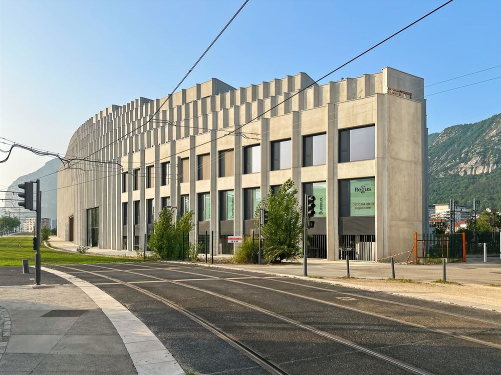   Espace de bureau ouvert pour 10 personnes à Grenoble, Le Spring Grenoble