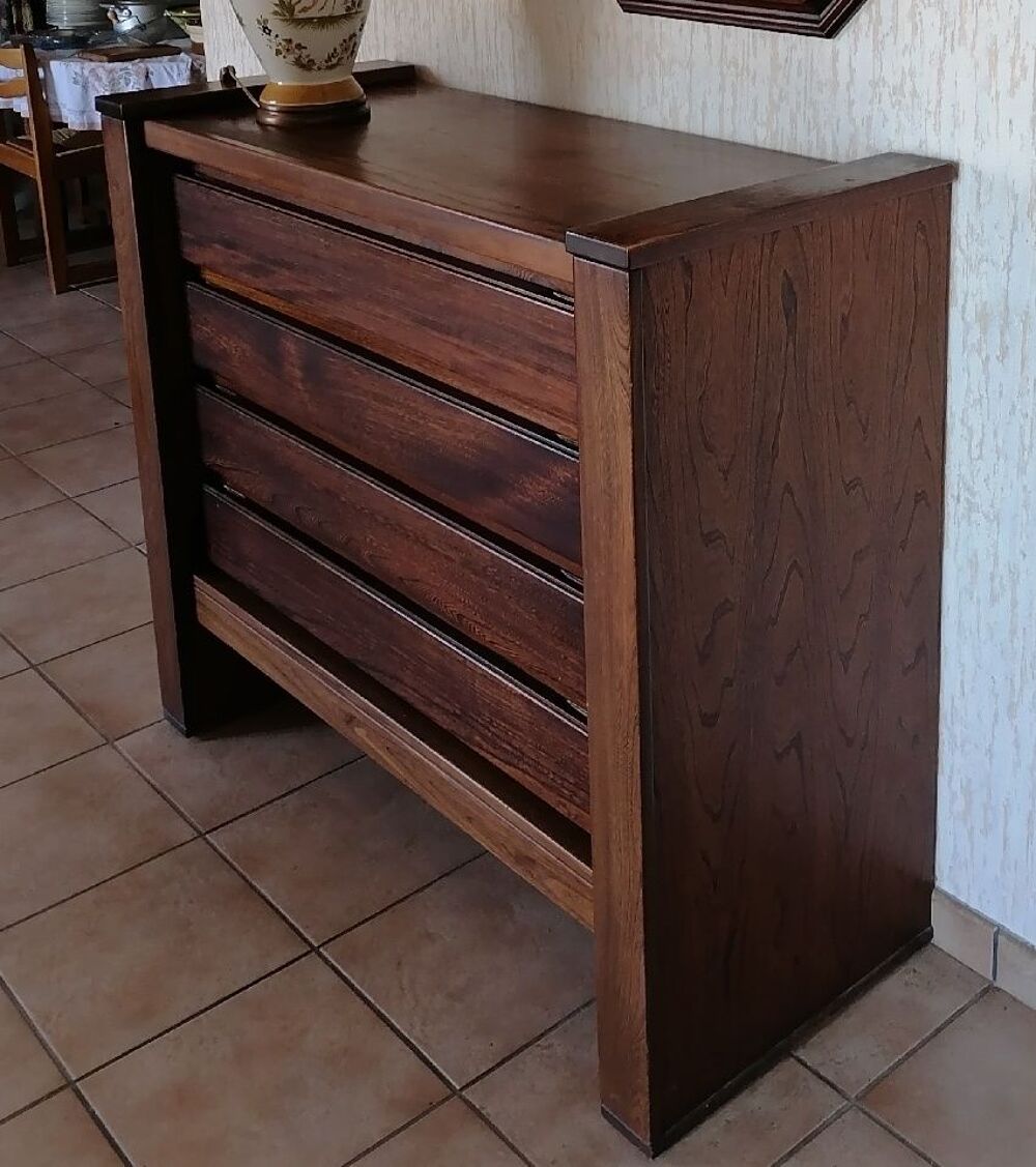 commode en orme massif fonc&eacute; &agrave; 4 tiroirs Meubles