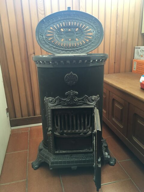 Po�le � bois vintage en fonte GODIN 150 �chenoz-la-M�line (70)