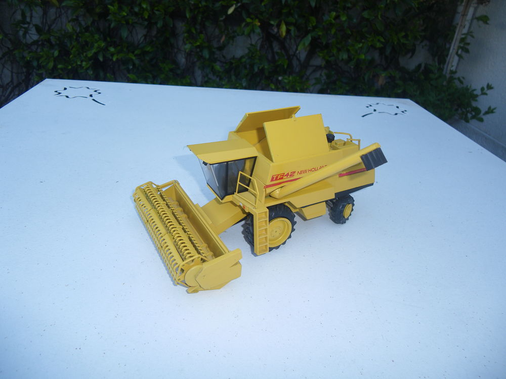 MINIATURES TRACTEURS AGRICOLES 
