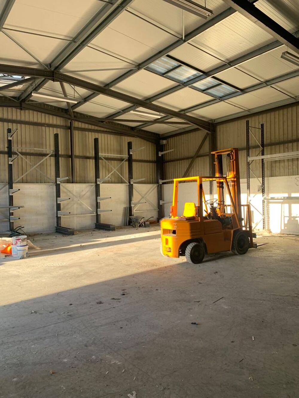 Location Autre ENTREPOT + BUREAUX + PARKING à MOISSAC (82200) Moissac
