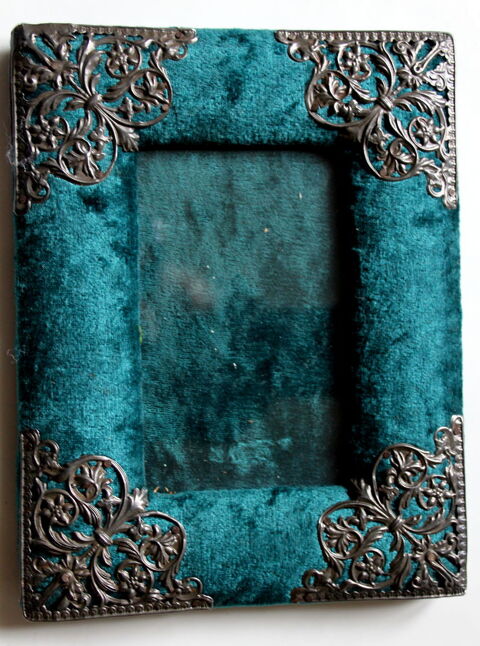 Cadre Napol�on III velours vert sapin n�1 30 Issy-les-Moulineaux (92)