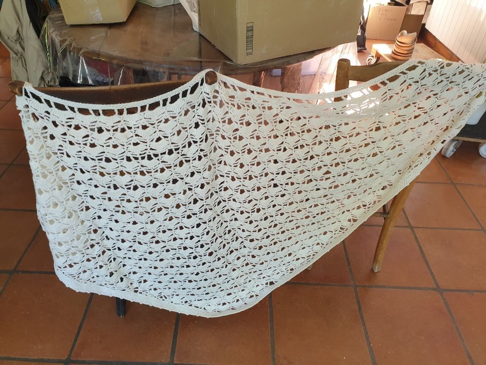 2 ch&acirc;les vintage : 1 noir et 1 blanc Vêtements