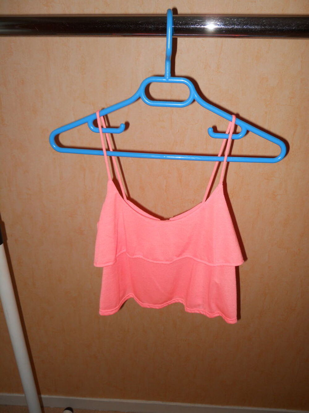 Top court saumon, orang&eacute; Taille S/ 36 Vêtements