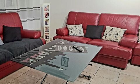 Salon complet en cuir rouge. 400 Verzeille (11)