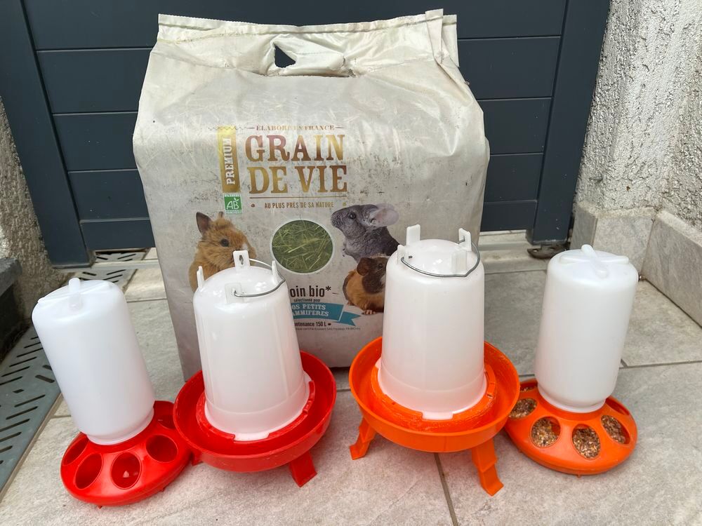   Abreuvoirs et mangeoire - foin 