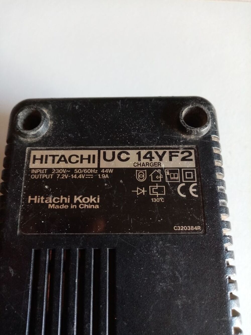 Recherche Chargeur Perceuse HITACHI Bricolage