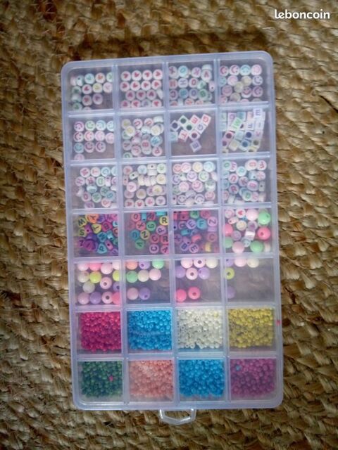 2 boîtes de perles rondes et alphabet Beauchamp (95)