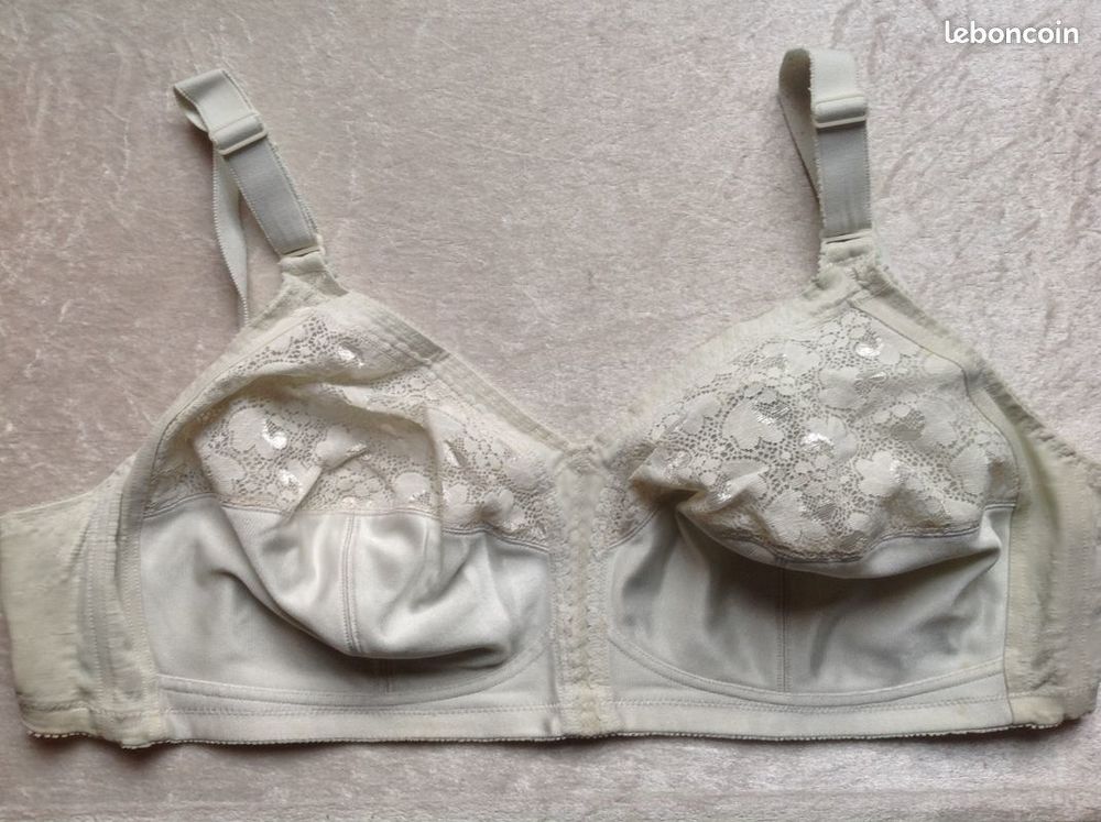 SOUTIEN-GORGE GRANDE TAILLE 110 / 115 EN TR&Egrave;S BON &Eacute;TAT Vêtements