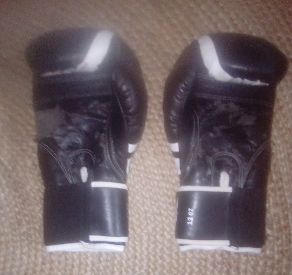 pire gants boxe Venum taille 12 oz Sports