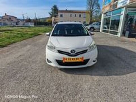 Yaris 100 VVT-i Lounge 2013 occasion 05300 Laragne-Mont&eacute;glin