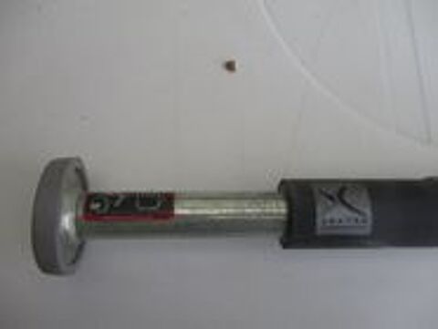 2 Barres de traction Décathon longueur : 84 cm 12 Mérignies (59)