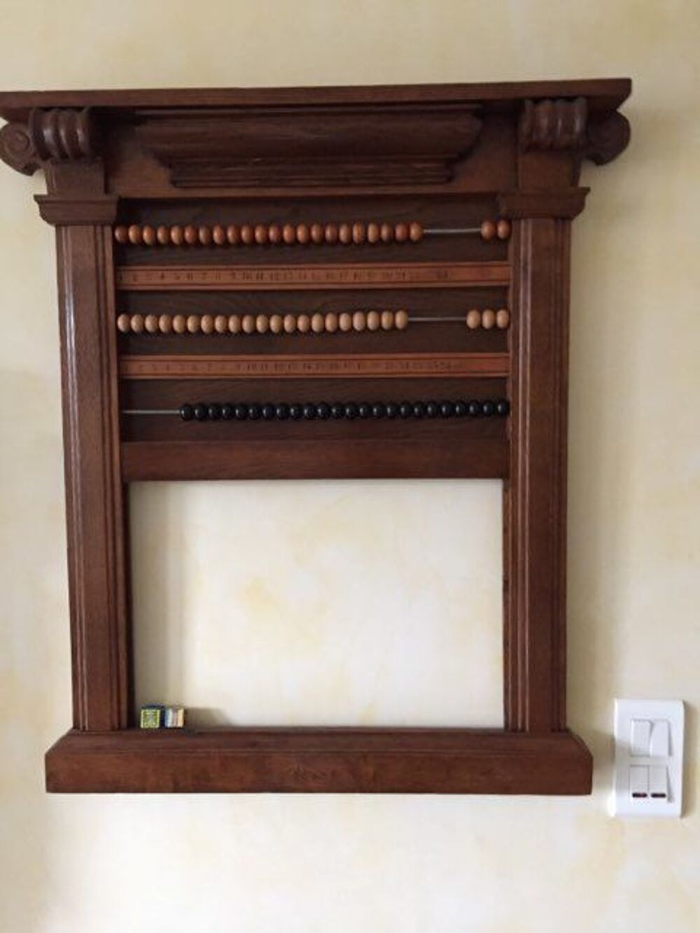 Billard Fran&ccedil;ais avec boulier et porte-queues. Sports