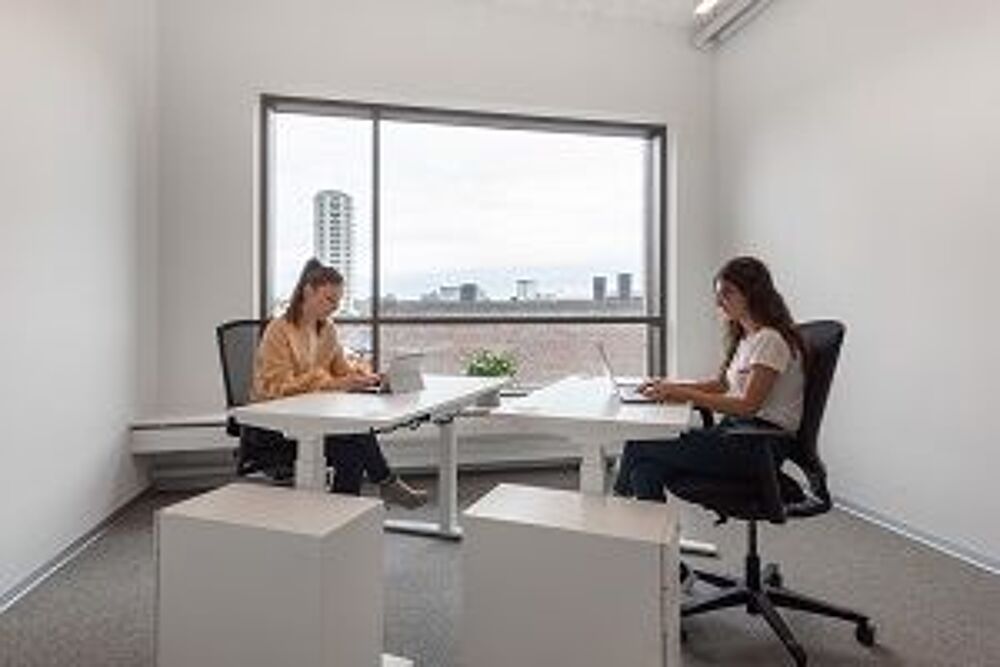   Un bureau privé entièrement équipé pour vous et votre équipe à Paris, Spaces La defense  