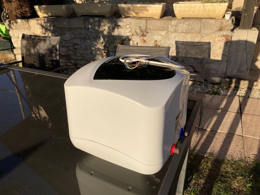 Chauffe eau Ariston Electroménager
