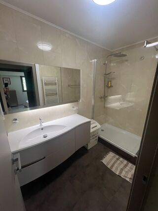  Appartement à louer 2 pièces 65 m²