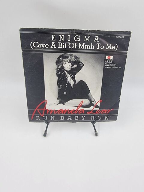 Vinyle 45 tours Amanda Lear : Run Baby Run ? Enigma  9 Vulbens (74)