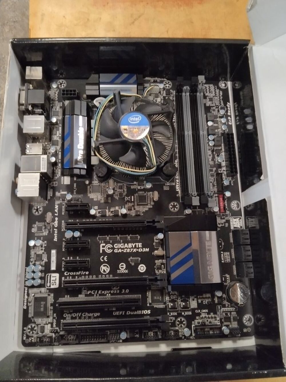 A vendreCarte m&egrave;re gigabyte Matériel informatique
