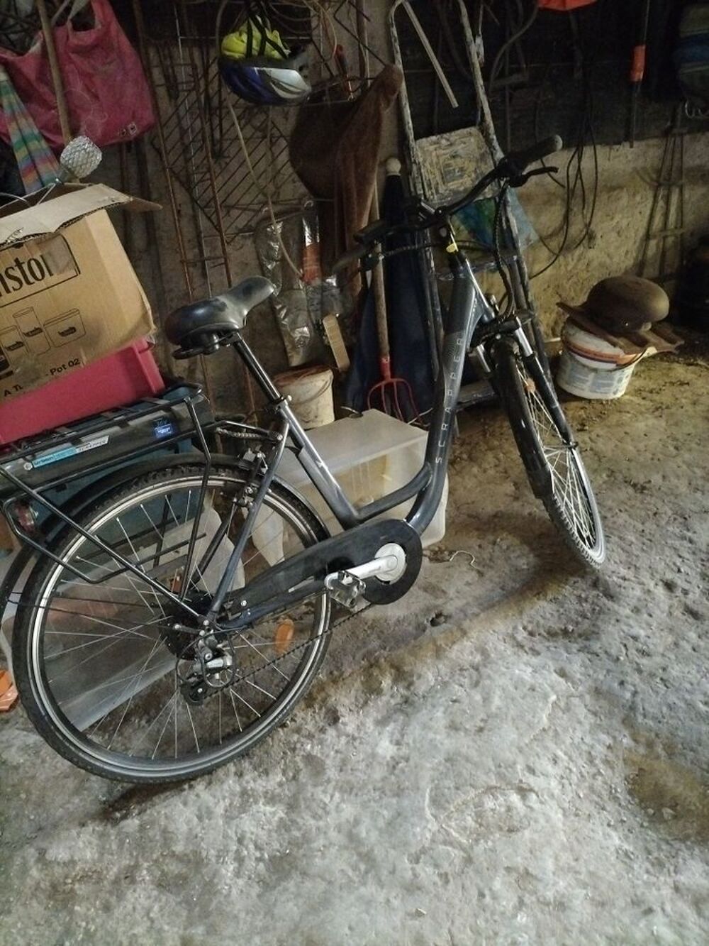 V&eacute;lo &eacute;lectrique femme 26 pousse peu servi Vélos