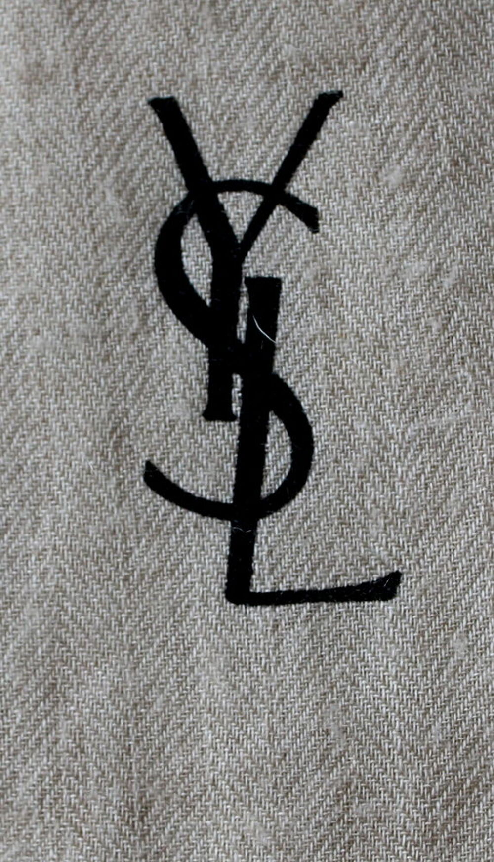 Echarpe cachemire et soie sable YVES SAINT LAURENT Vêtements