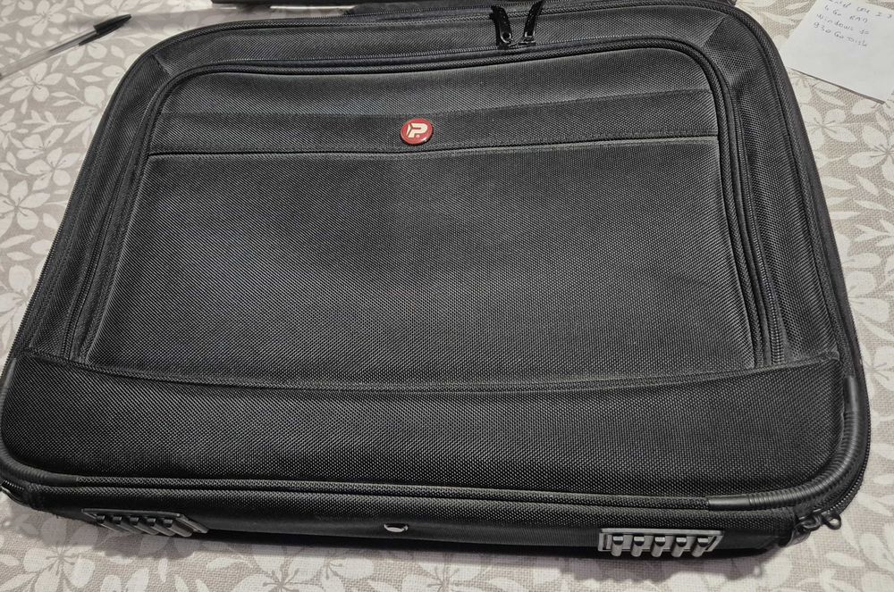 Ordinateur portable acer aspire E5€'774 core i3 4go 1to 17 pouces + chargeur + sacoche Matériel informatique