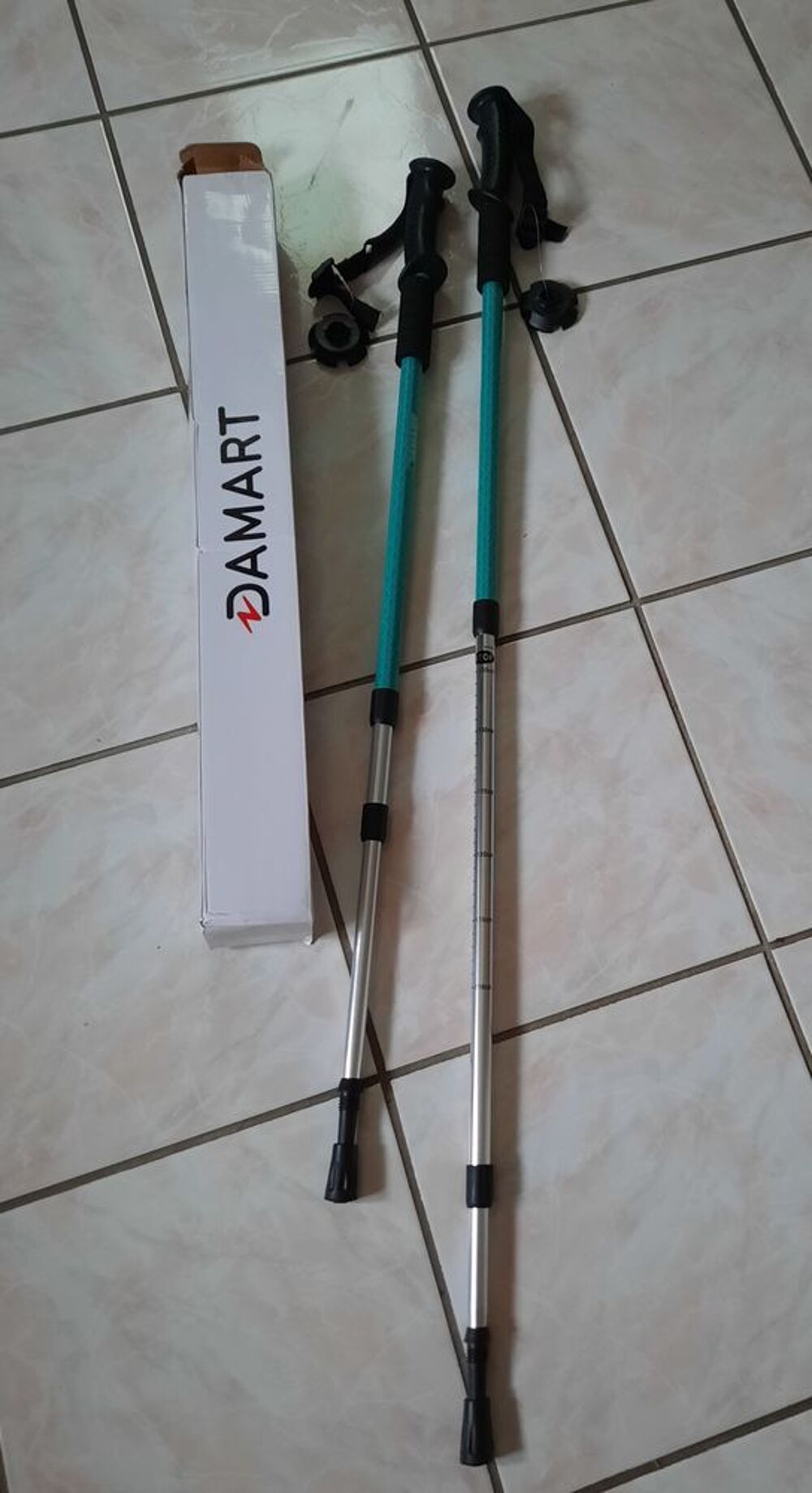 Lot de 2 batons de marche nordic - batons de randonn&eacute;es neuf Sports