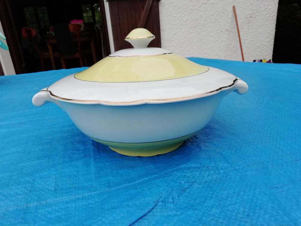 Soupi&egrave;re avec couvercle 30/25 cm porcelaine de Lun&eacute;ville Décoration