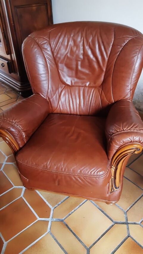 canap� 3 places et ses  deux fauteuils en cuir marron 200 Malause (82)
