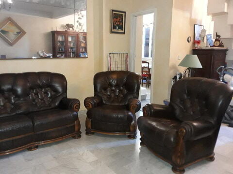 3 FAUTEUILS SALON CUIR QUASI NEUF
270 Toulon (83)
