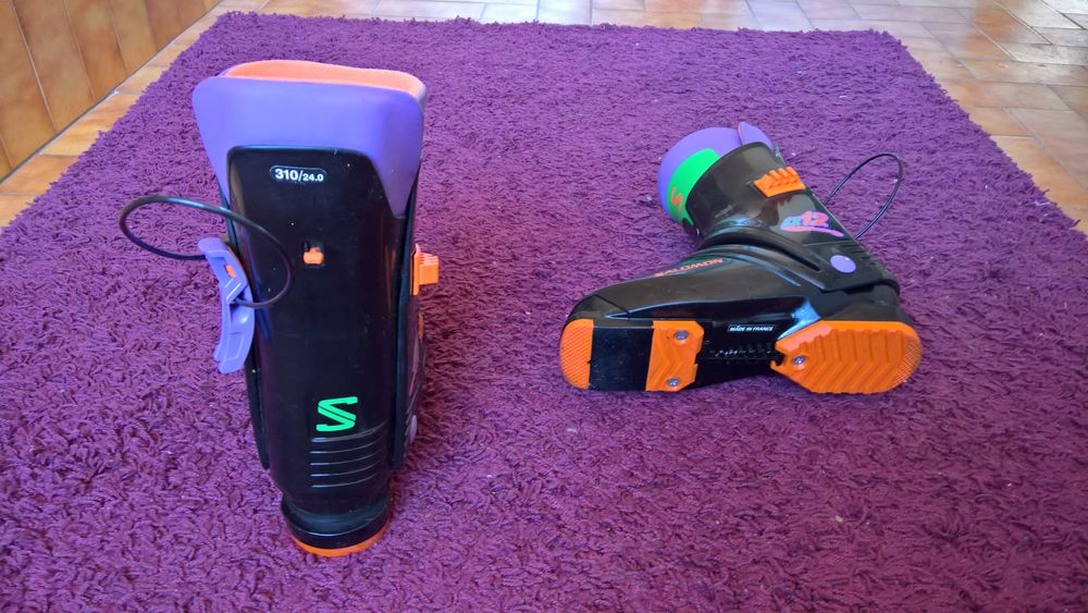 SUPERBE PAIRE DE CHAUSSURES DE SKI SALOMON 
Chaussures