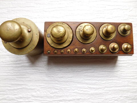 s�rie de poids laiton de 5 kgrs a 1 gr. 115 Veyziat (01)