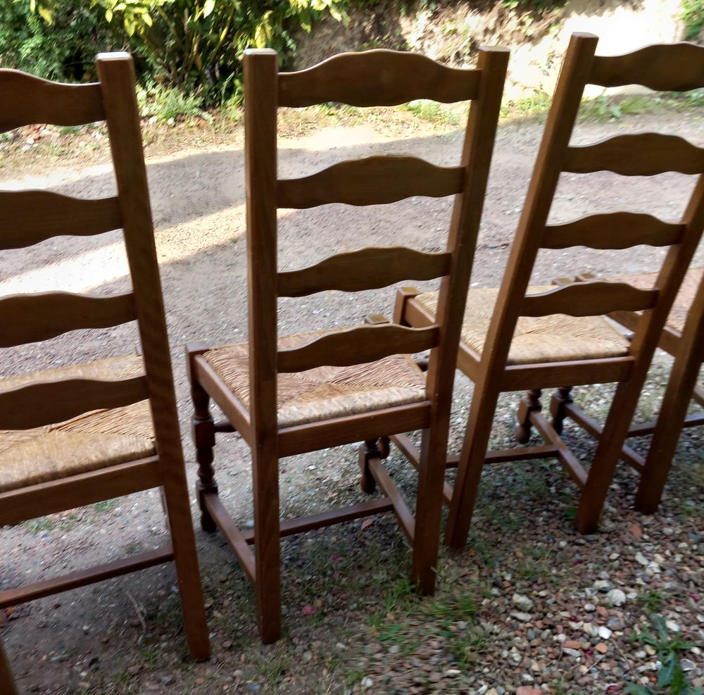 4 chaises rustiques
Meubles