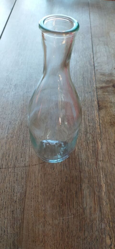 Carafe neuve 50 cl à l'unité : 2.00 euros. 2 Laon (02)