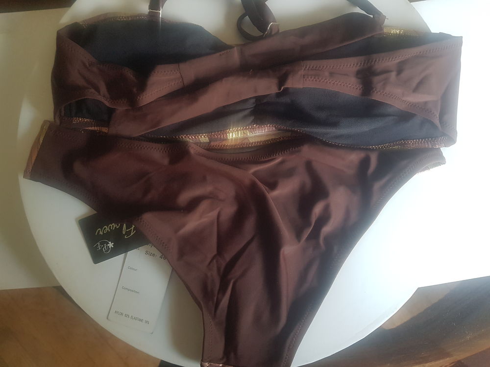 MAILLOT DE BAIN 2 PIECES T 46 _ NEUF _ TISSU " METALLISE " Vêtements