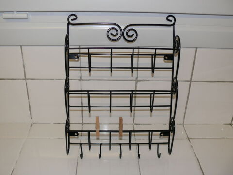 Porte cl�s et documents mural 10 Saintes (17)