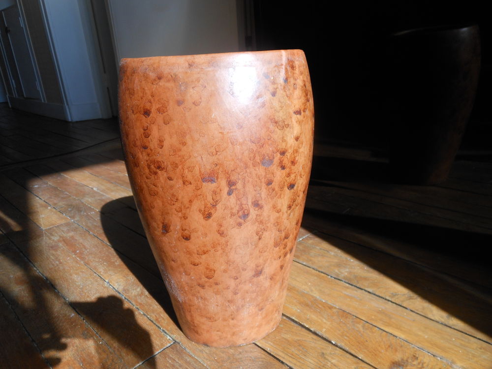 Grand vase en terre cuite
Dcoration