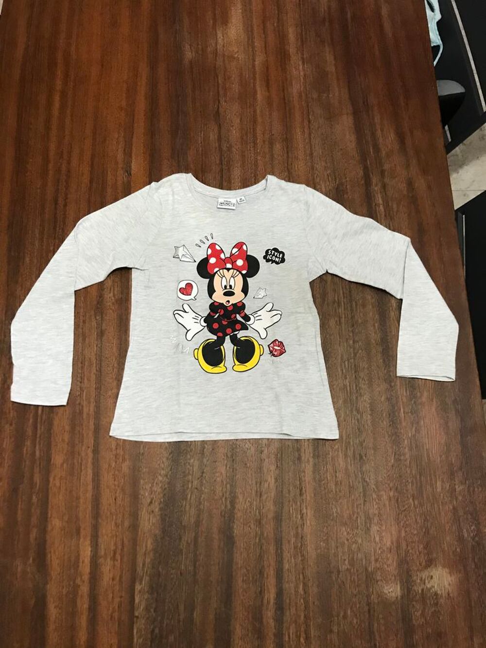 Tee shirt enfant fille manches longues " Disney " V�tements enfants