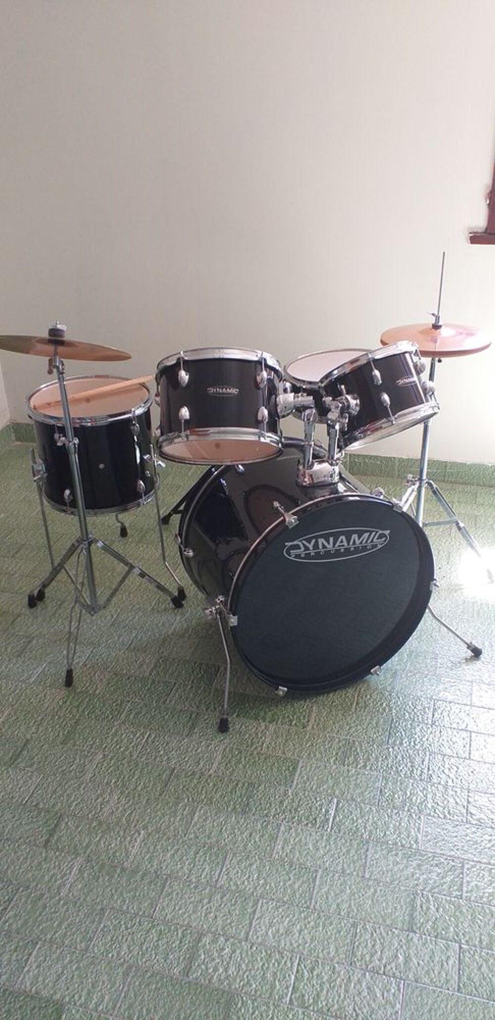 Batterie accoustique. Instruments de musique